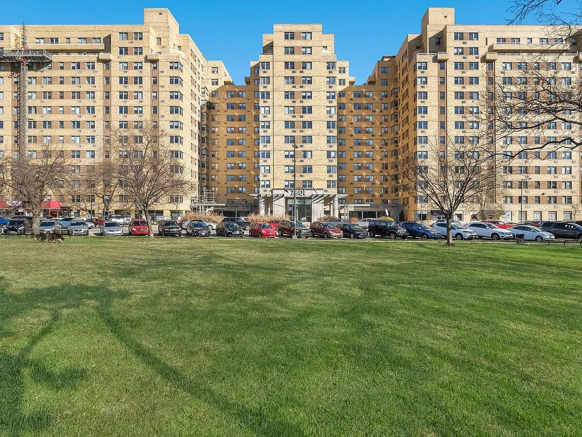 2601 Pennsylvania Ave APT: 834