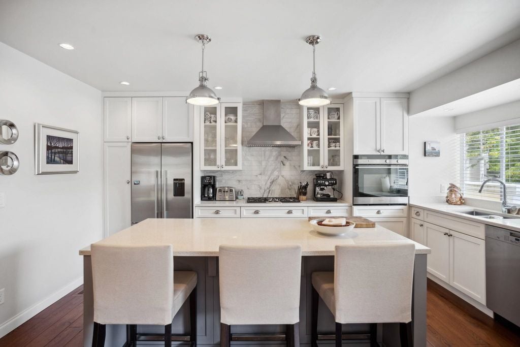 230 Waterleigh Dr