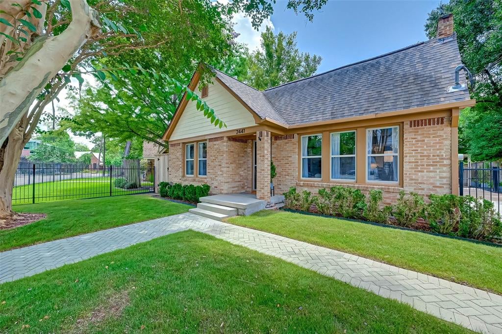 2441 White Oak Dr