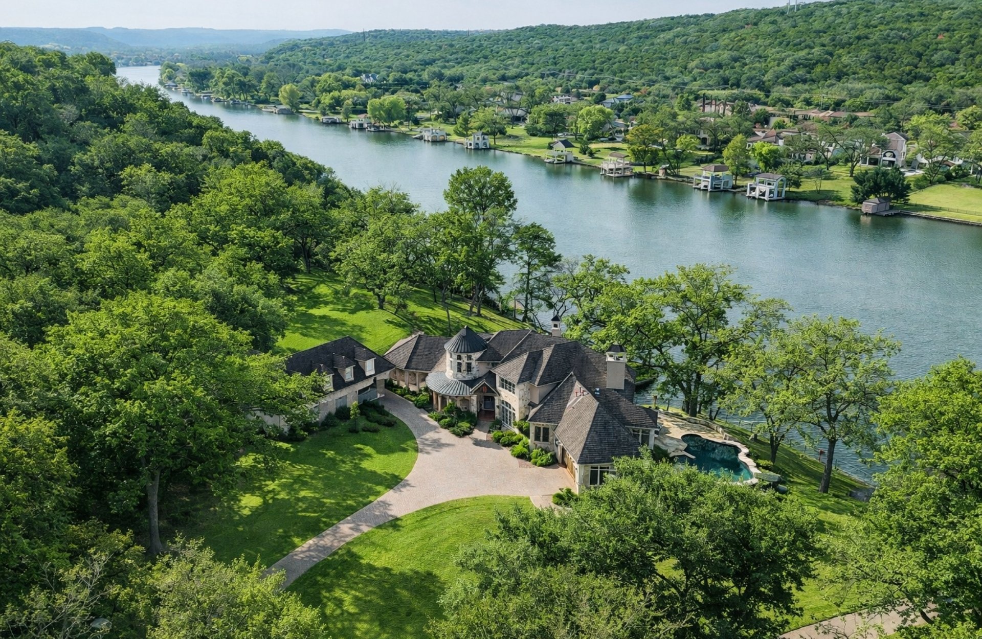 2503 Edgewater Dr