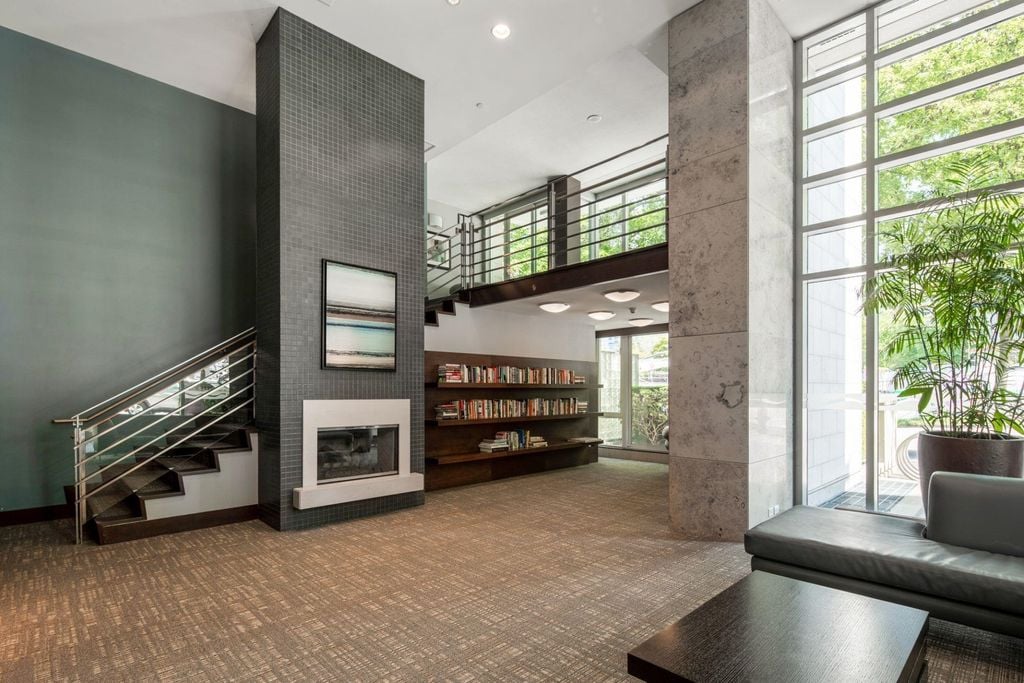 499 Broughton St, #1402