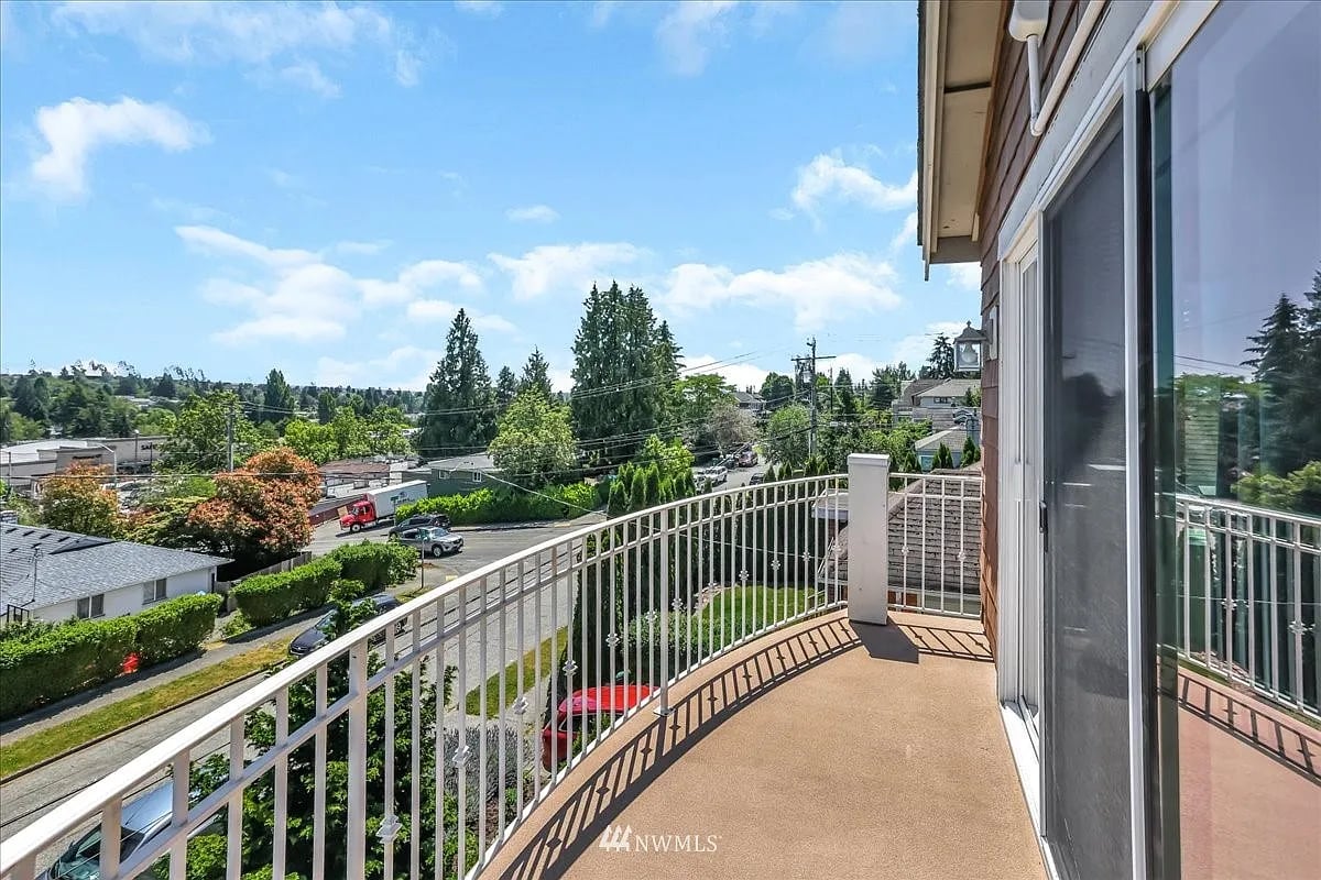 7507 34th Ave NE