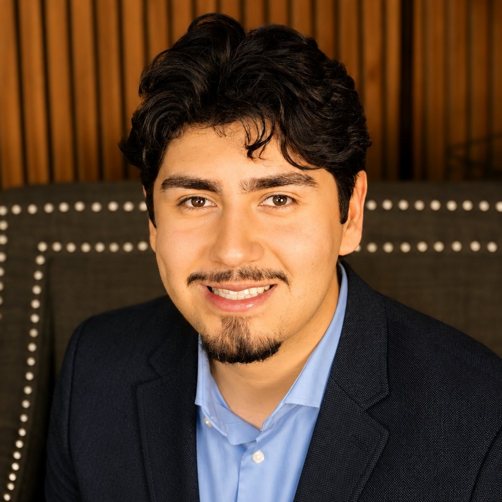 Guillermo Mayoral Denver, CO Real Estate Agent Headshot