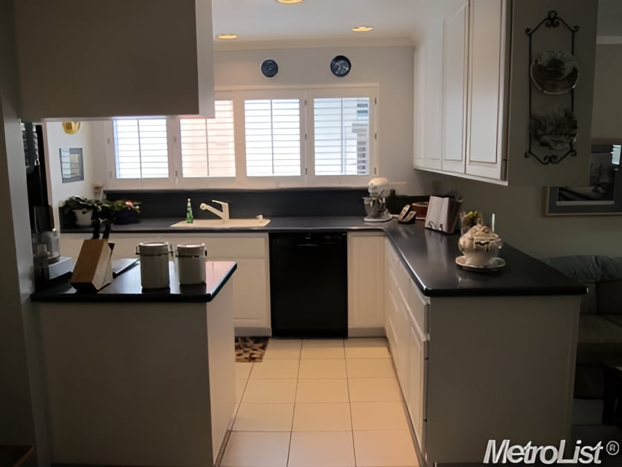 New on Market in College Glen! 3061 Notre Dame Dr, 95826