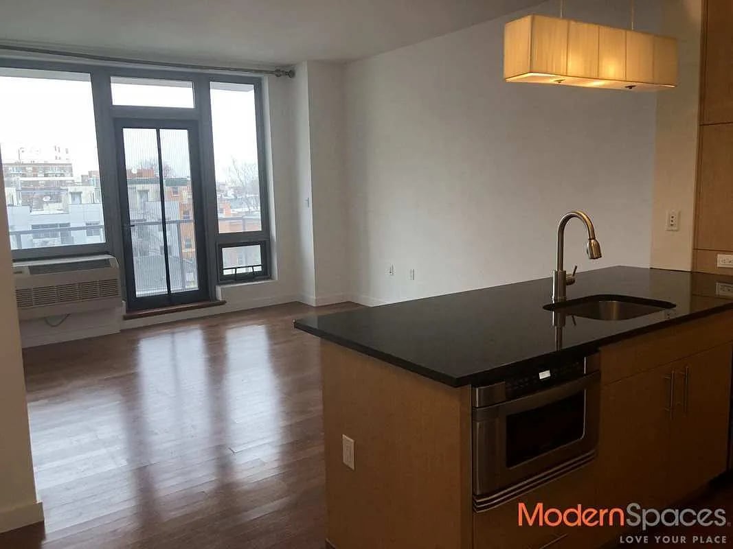 5-49 Borden Ave, #F11