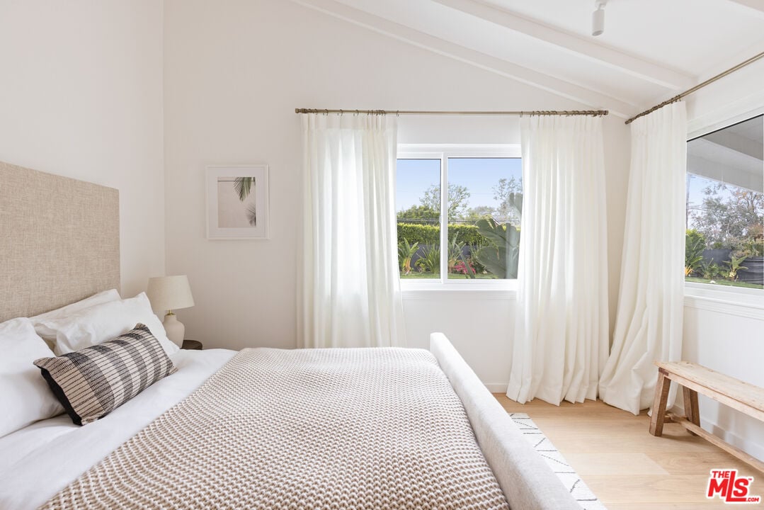 Echelon Pavilion, Grayfox St, 90265