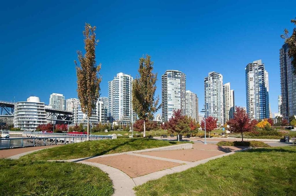 638 Beach Cres, #1805