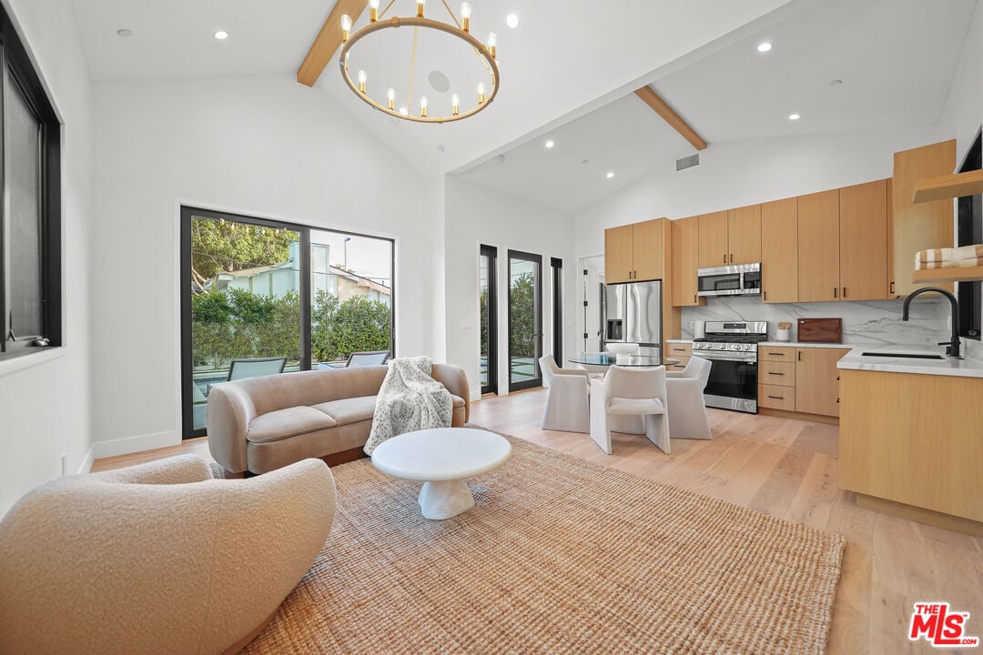 Fairmont Reserve, S Bundy Dr, 90049