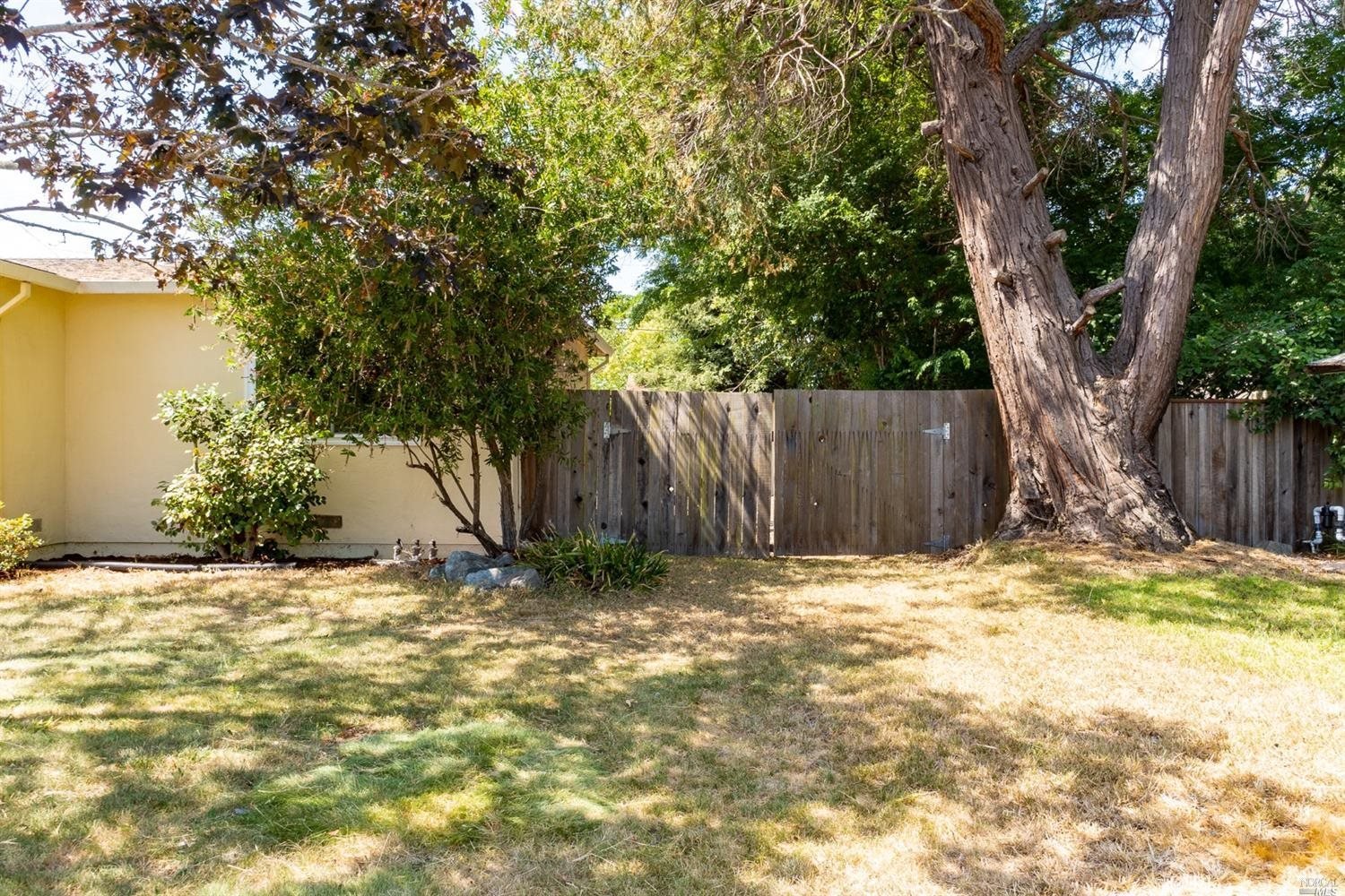 6 Boulevard Ct