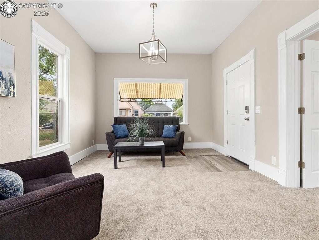 932 Elm St