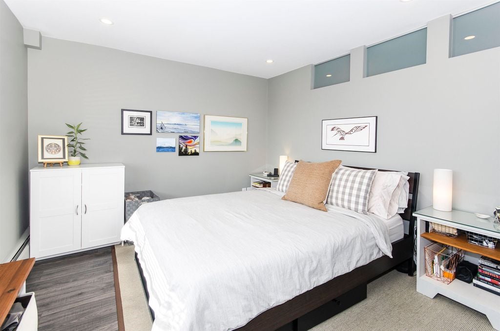 175 E 5th St, #206