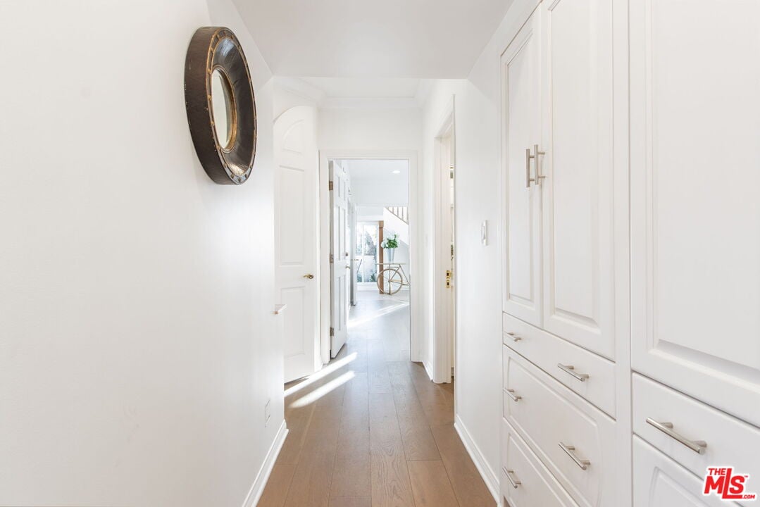 905 Berkeley St, 90403