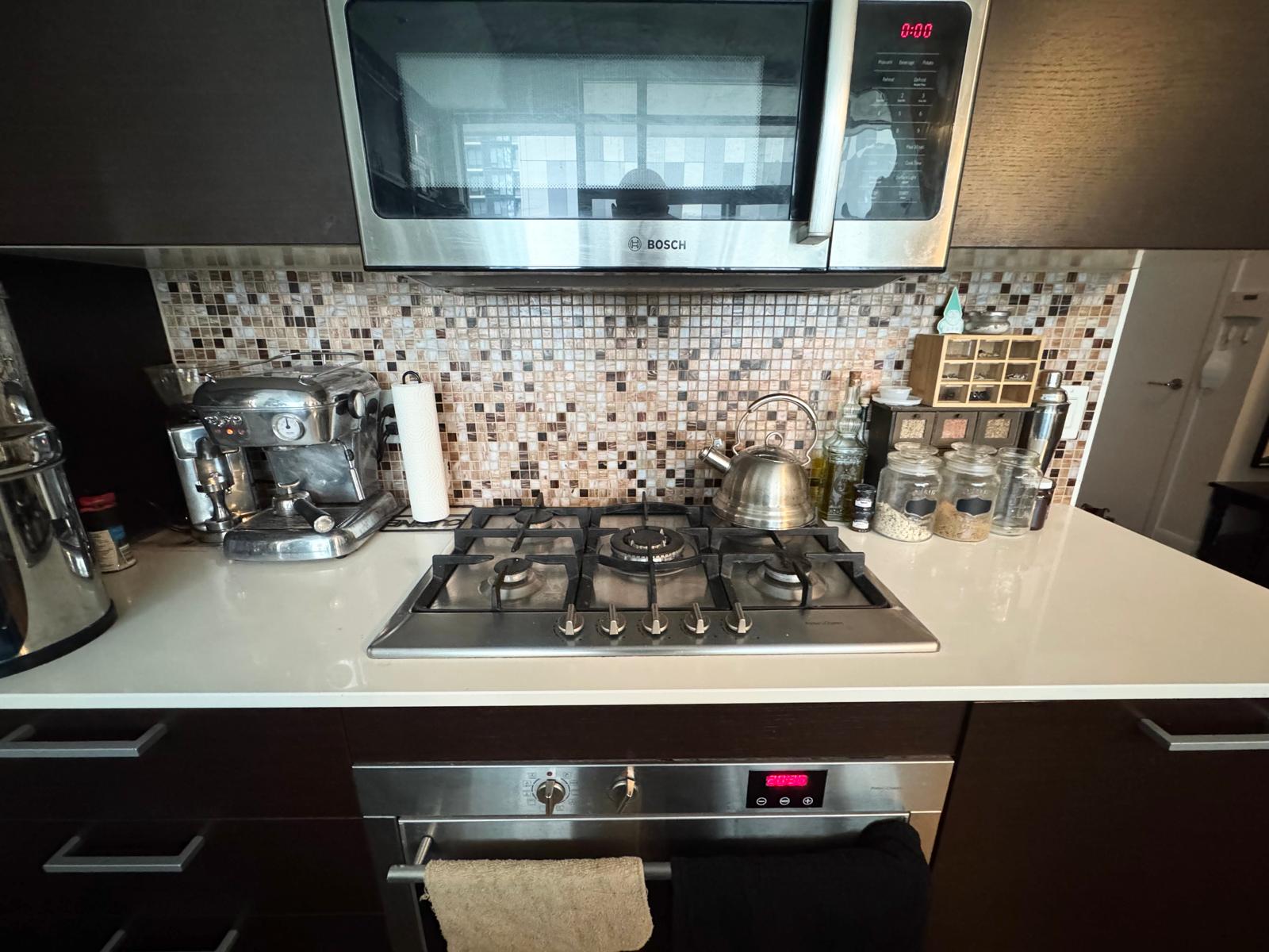 375 King Street W Unit:1605