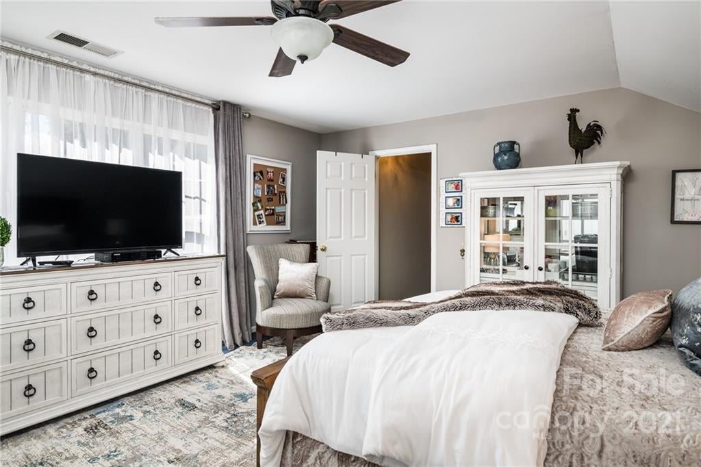 8815 Baffin Ct