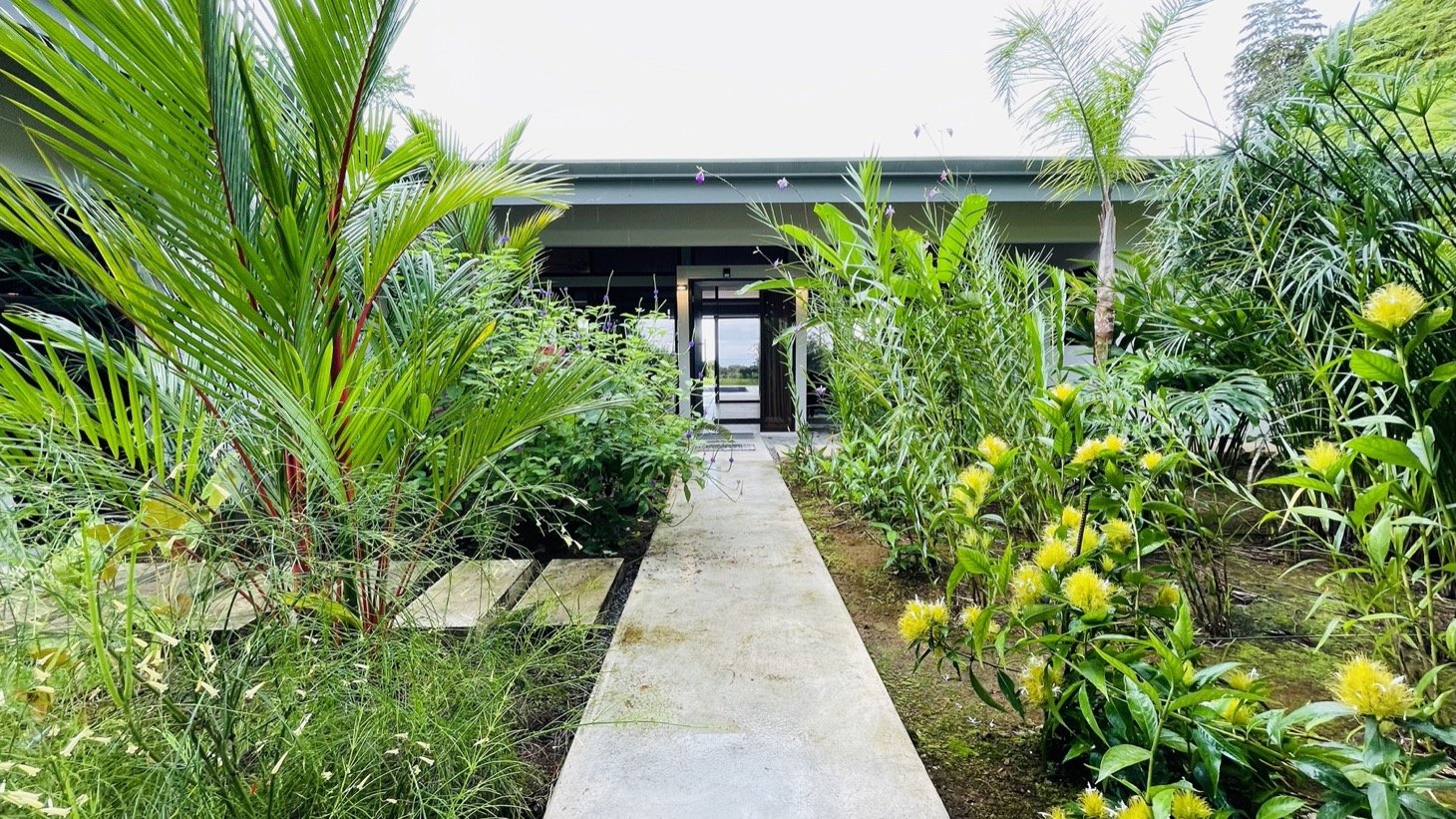 Tropical Turnkey Retreat in Gated Community