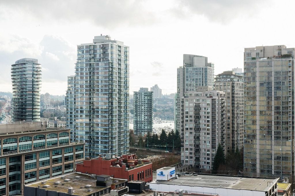 233 Robson St, #1705