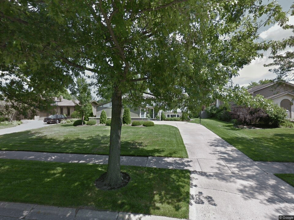1121 Azalea Dr