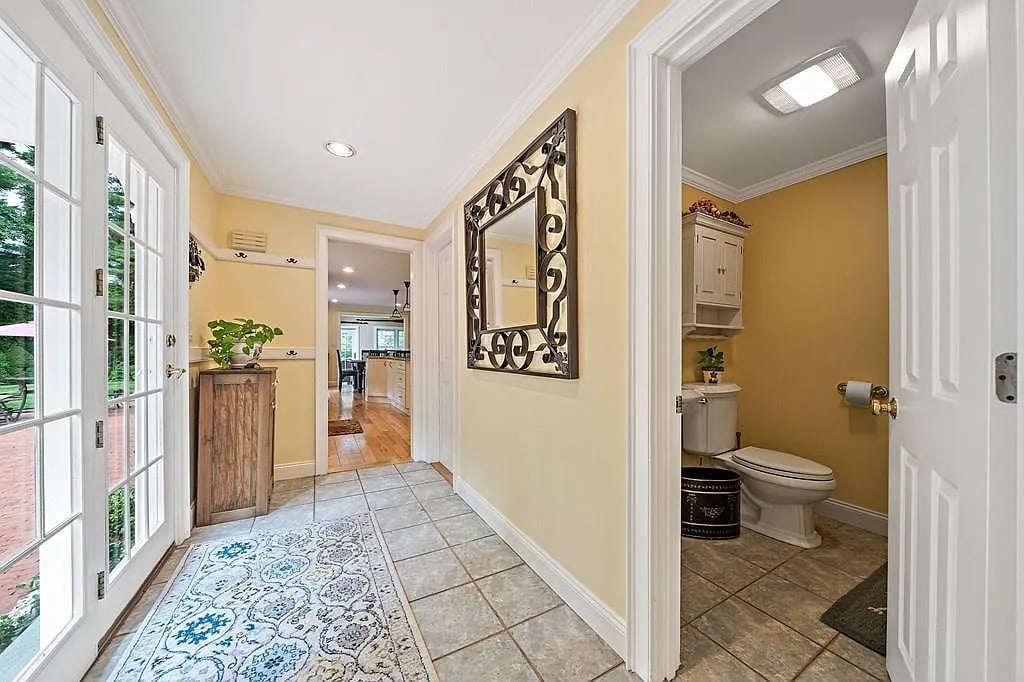 259 Crescent St