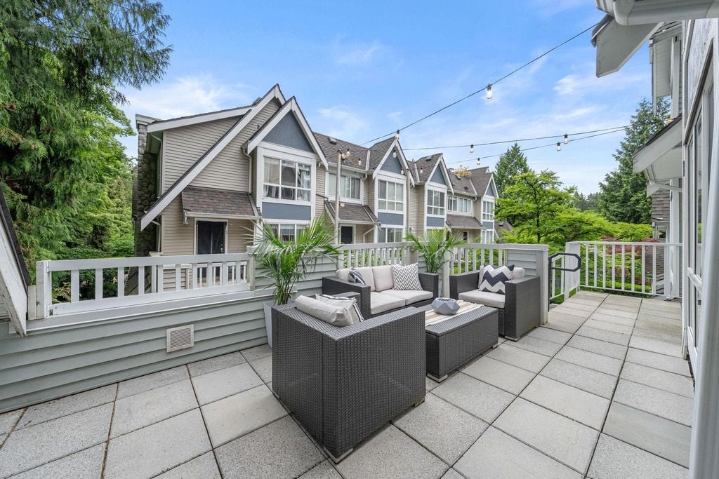 995 Lynn Valley Rd, #3