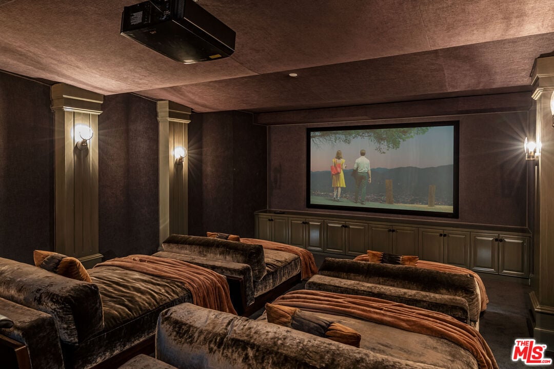 Monarch Reserve, N Norman Pl, 90049