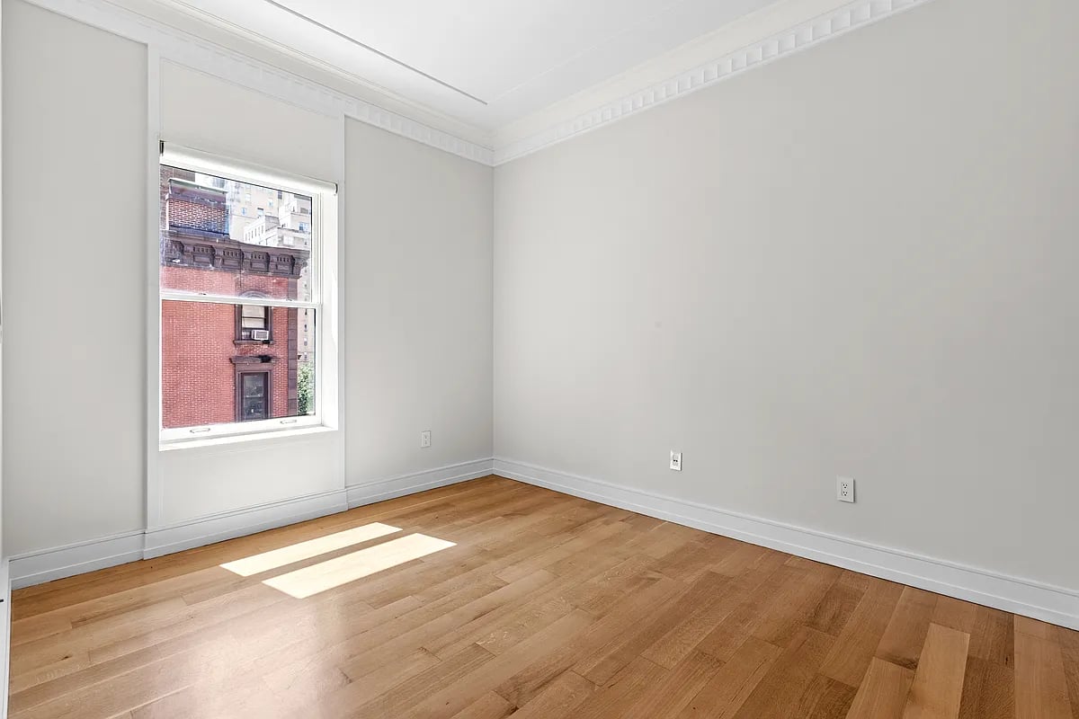 33 E 74TH Street 5A