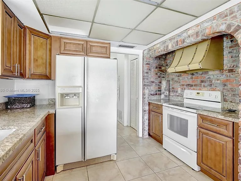 1600 SW 72nd Ave