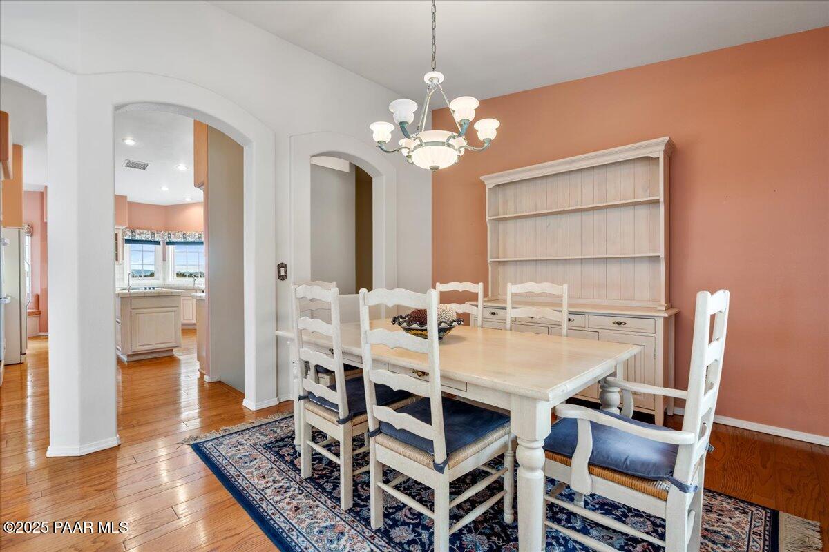 2780 Whispering Way Cir