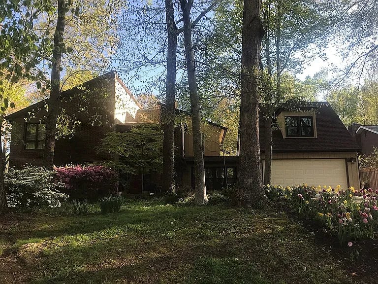 3232 Amberley Ln