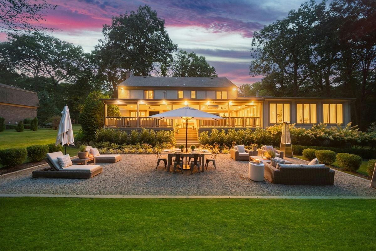 9 Deerfield Drive