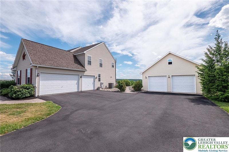 2912 SILVER CREEK CIRCLE