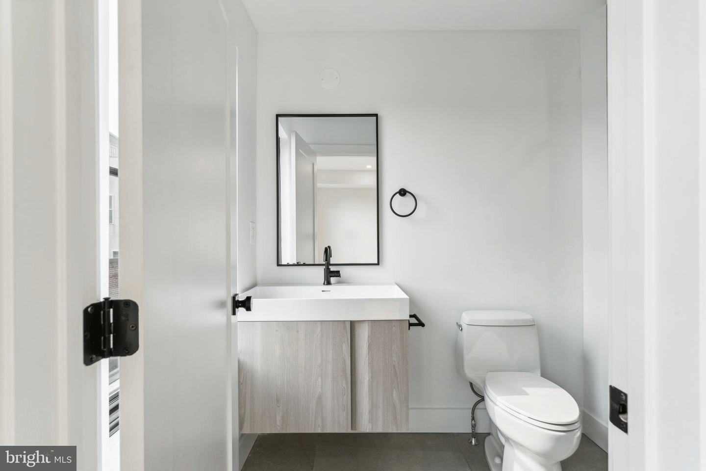930 S Bonsall St, Philadelphia, PA 19146