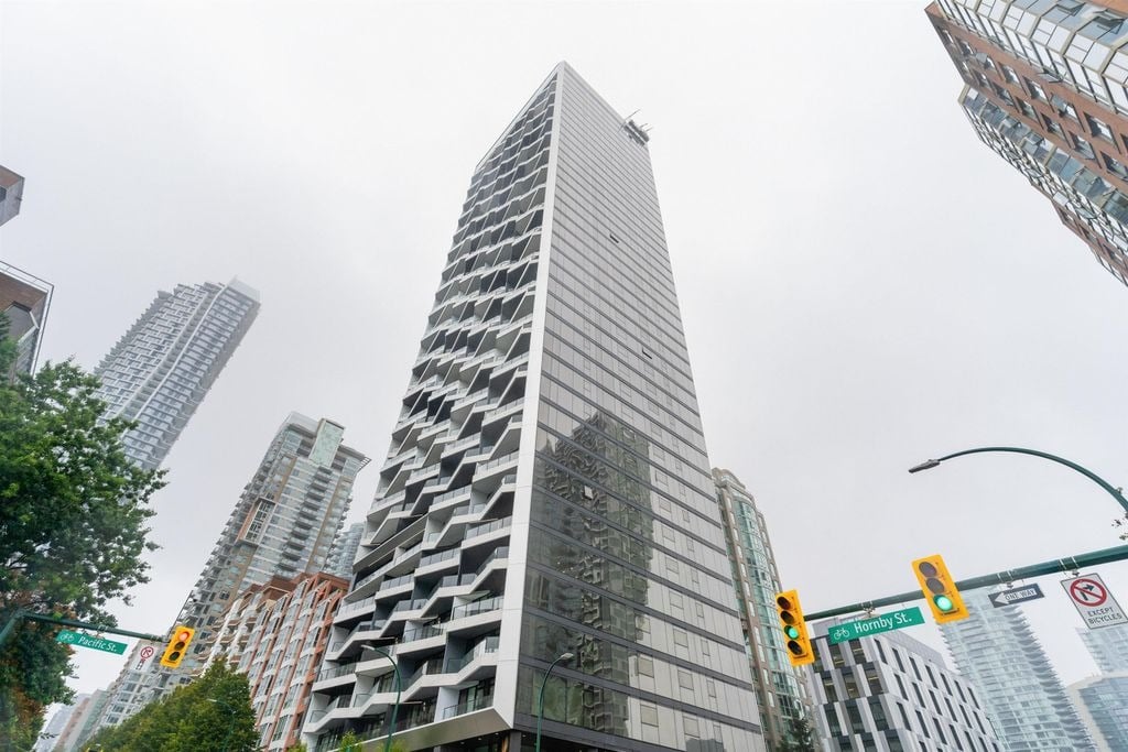 889 Pacific St, #404