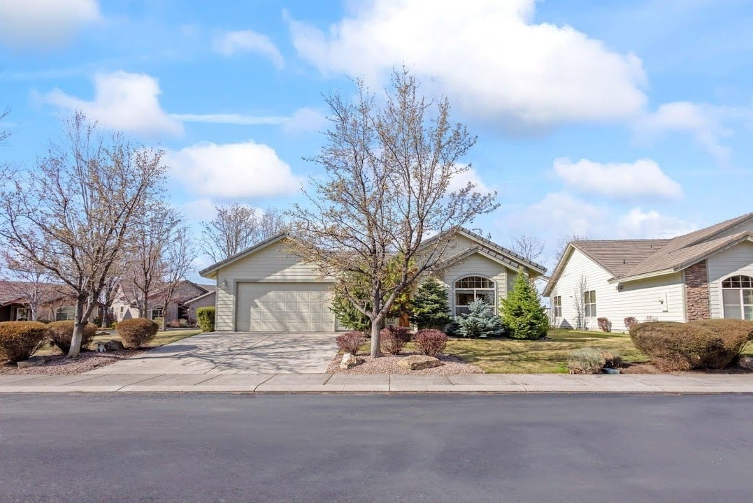 1726 NW Cliff Side Way | Redmond Real Estate