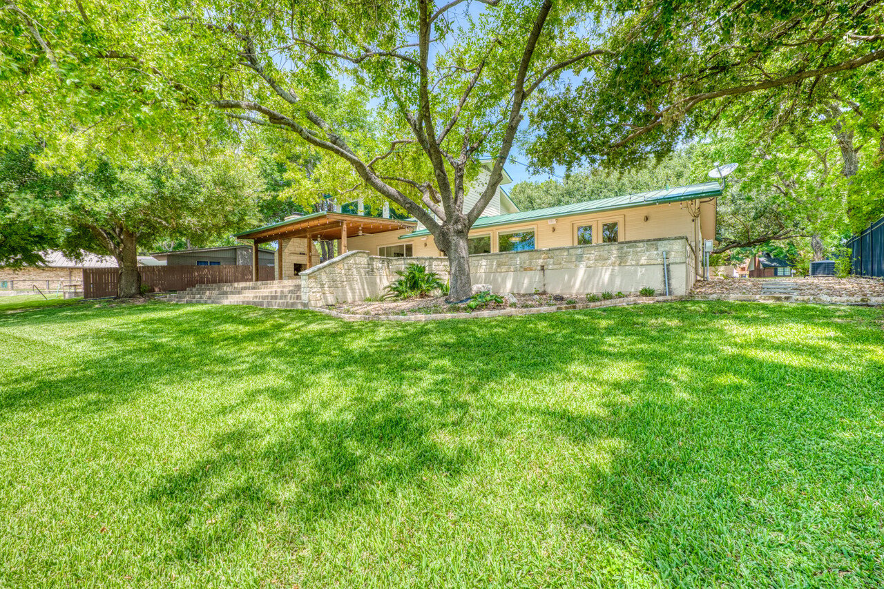 1704 Bluebonnet Lane