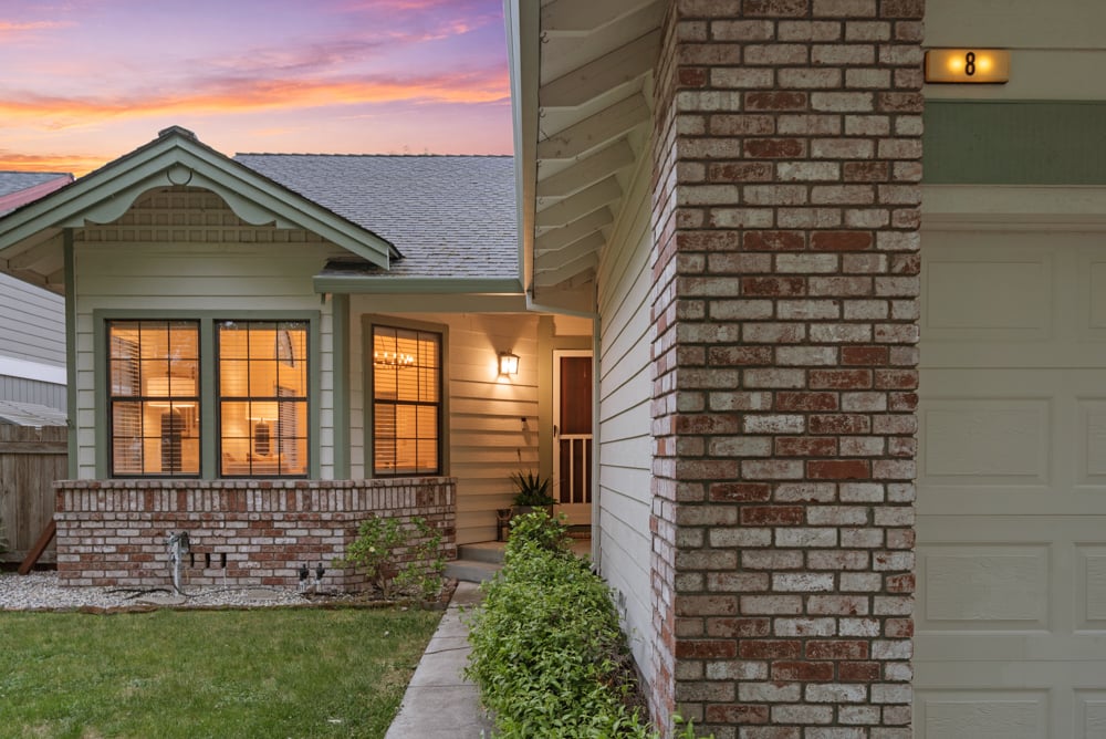 8 Starling Dr