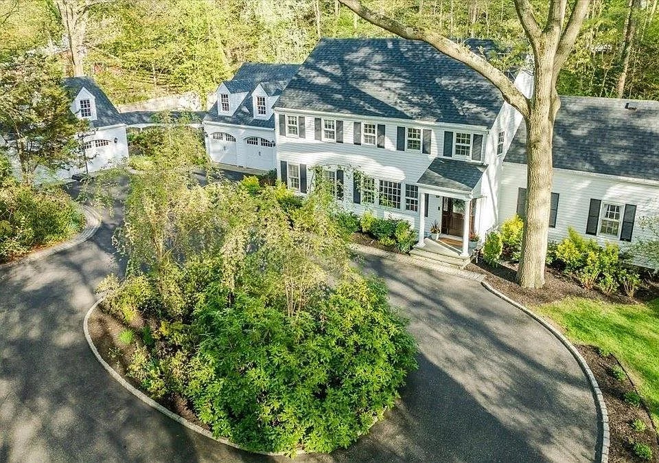 20 Centerport Rd