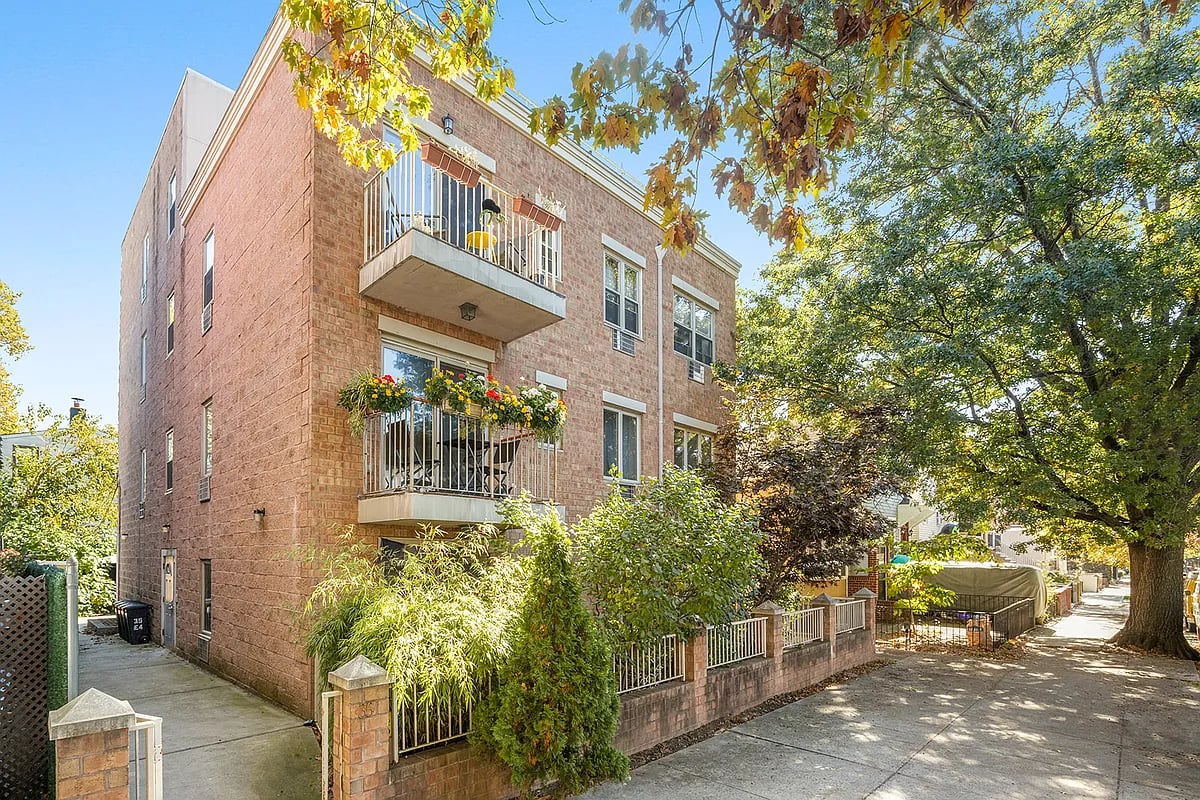 35 E Fourth St #2
