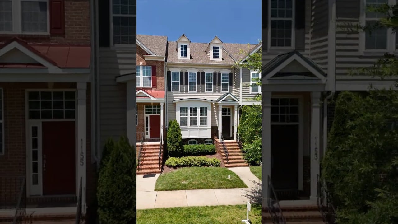 Model-perfect Eaton Townhome in Brunswick Crossing