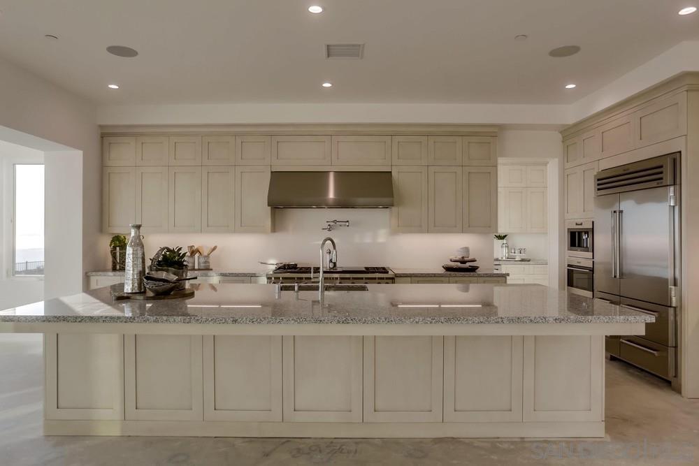 1067 Quartz Ct