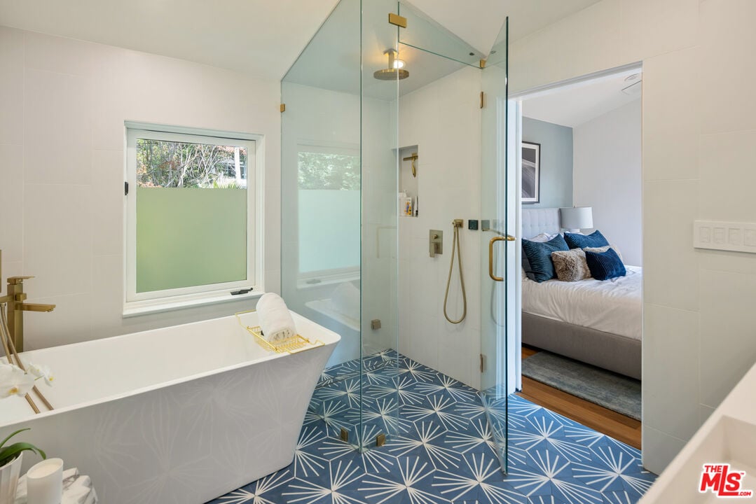 Wonderland Park Ave, 90046