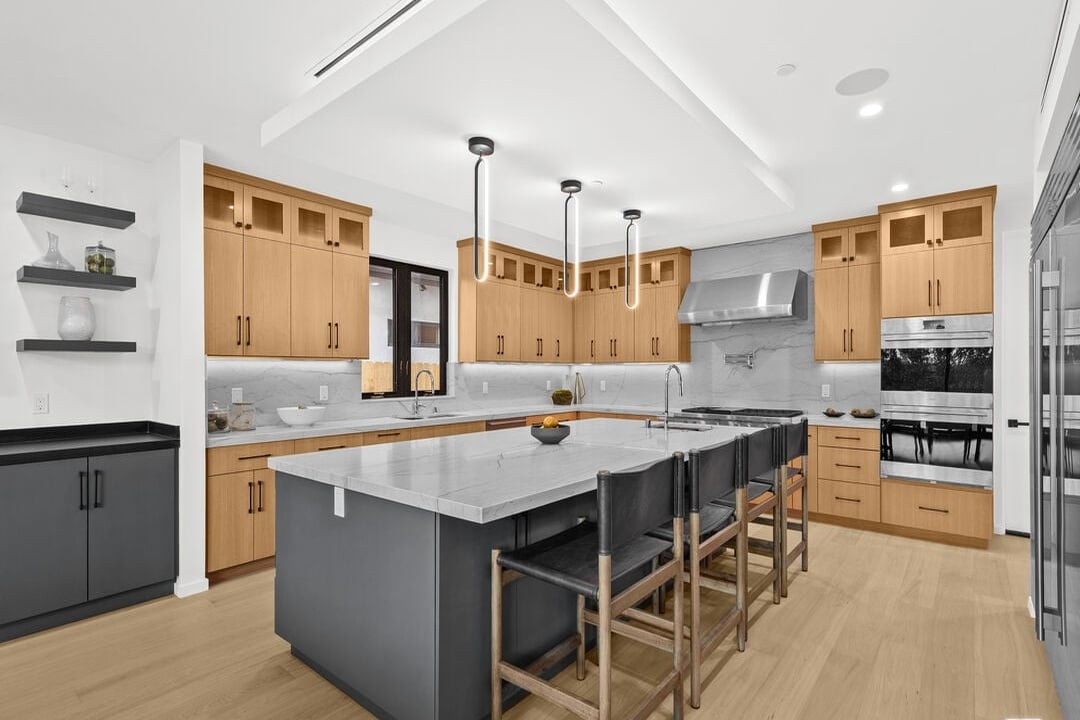 Castle Heights Pl, 90034