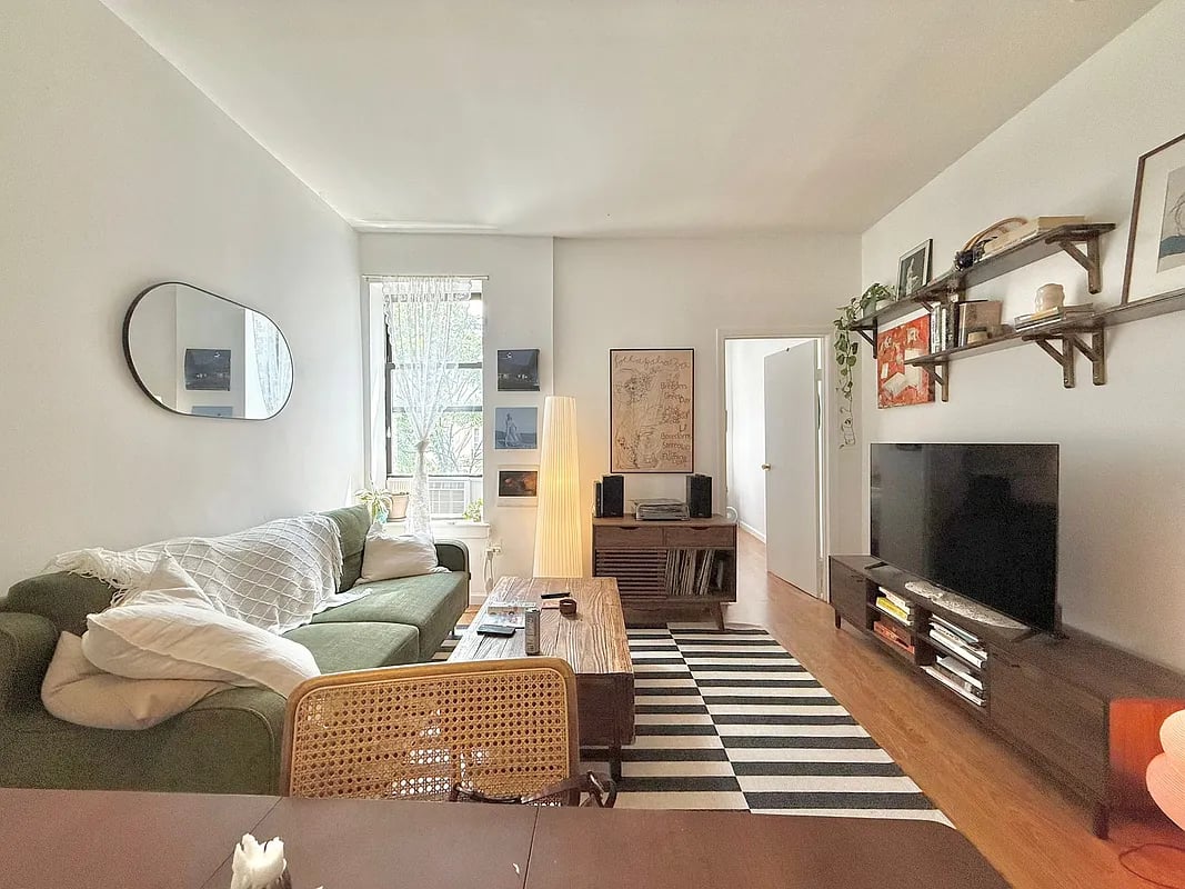 1402 Putnam Avenue #3L