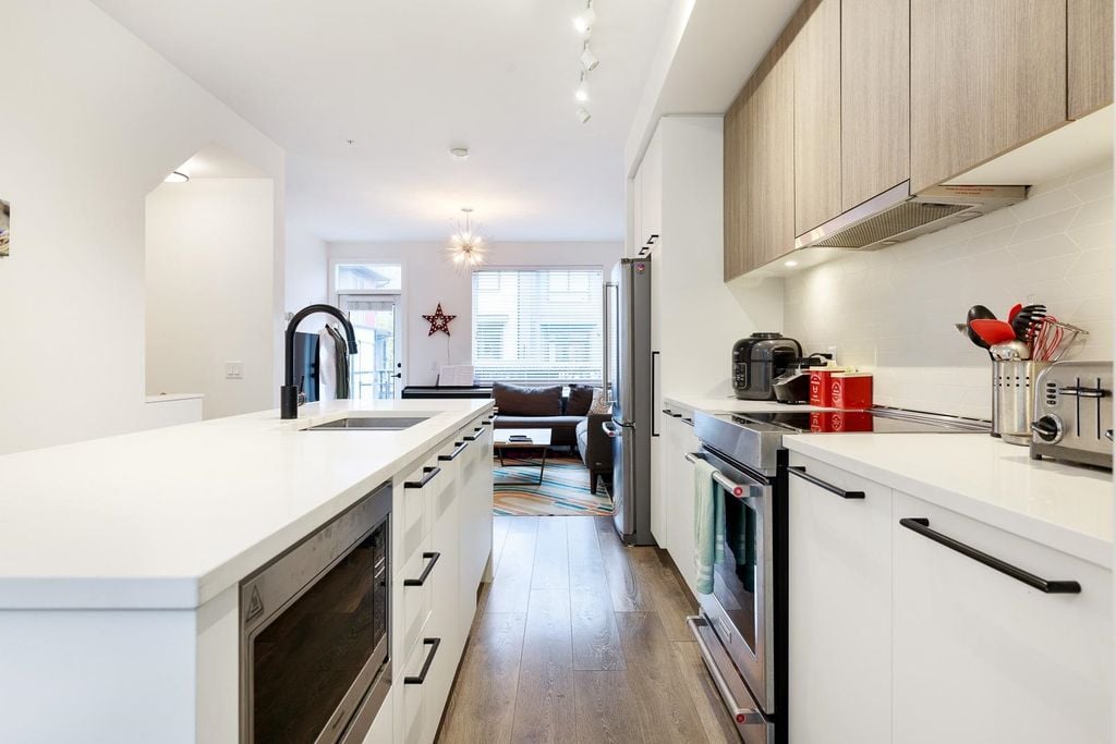 1361 Peakside Pl