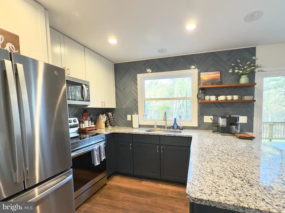 1850 Gooney Manor Loop