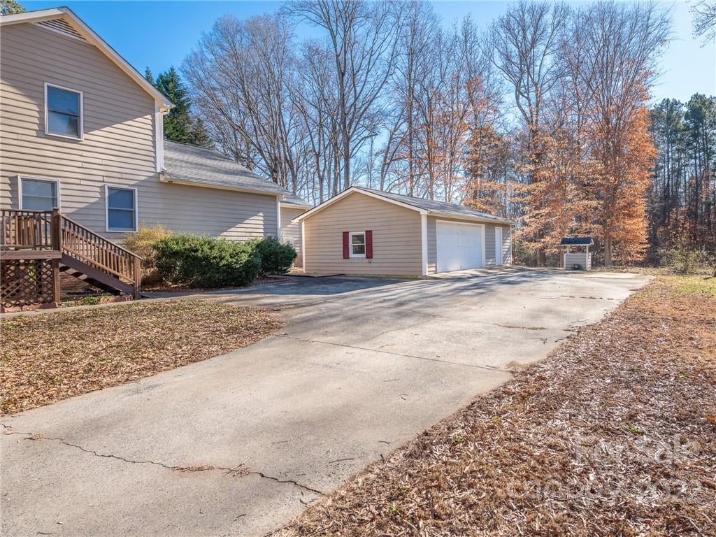 5400 Country Woods Dr