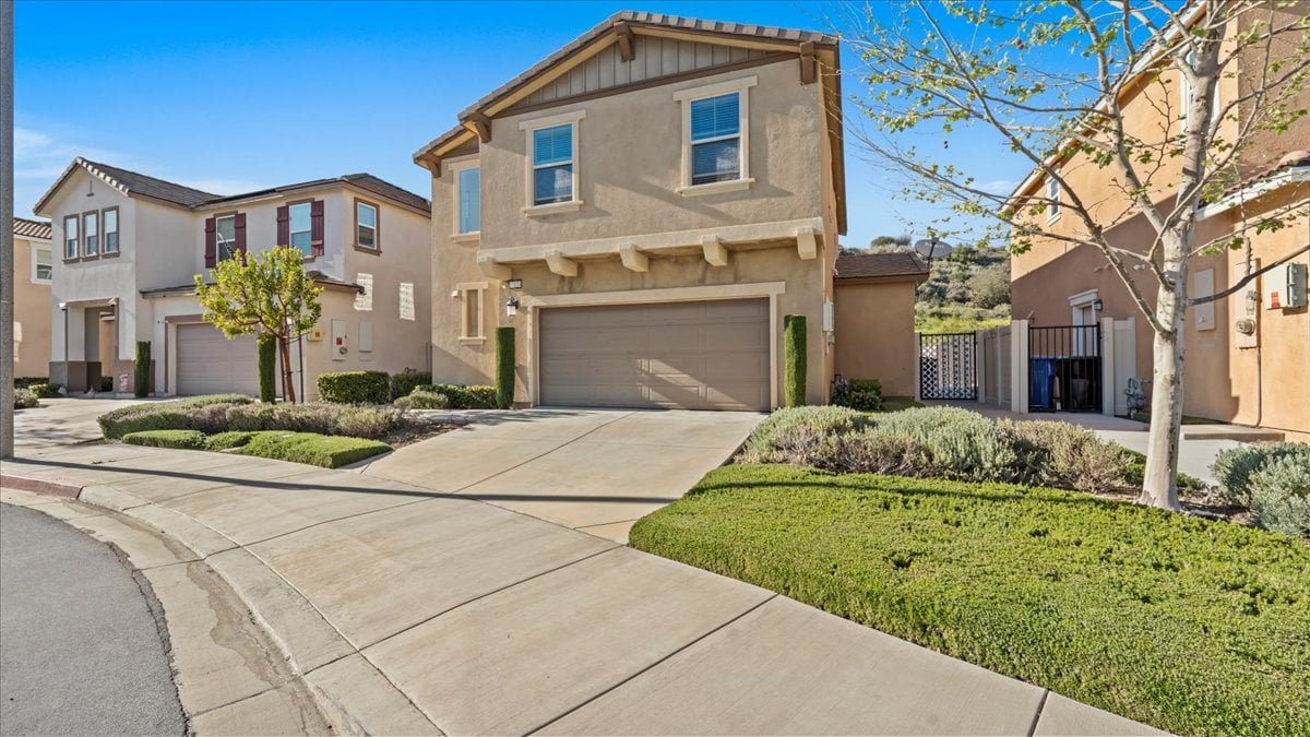 17114 Gray Pine Pl, San Bernardino, CA 92407