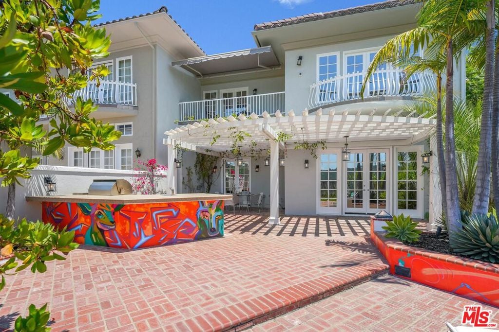 2305 Canyonback Rd