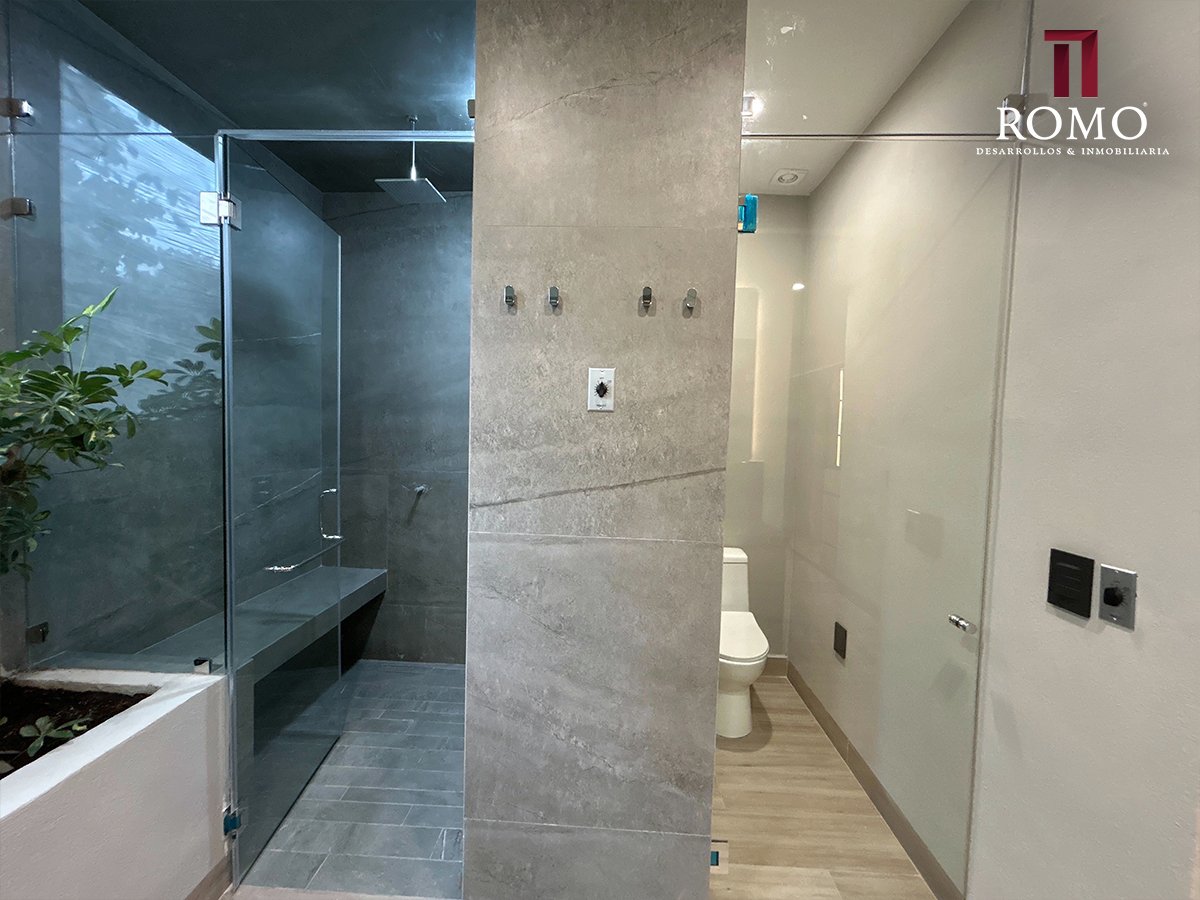 CASA CARRILLO EN VENTA EN BUGAMBILIAS $23'400,000.00 MN