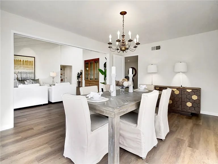 7245 Rue La Fleur