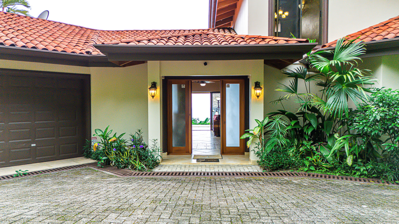 Private Luxury Villa with Whale Tail Ocean View Close to Downtown Uvita